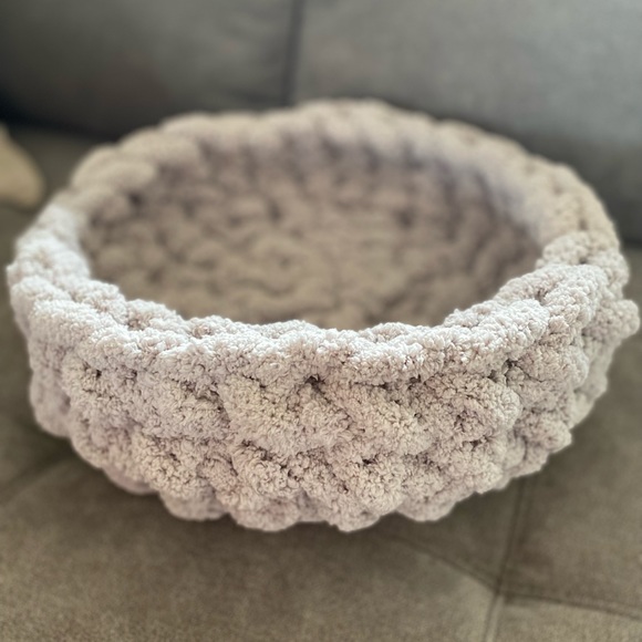 Handmade pet bed - Picture 2 of 2